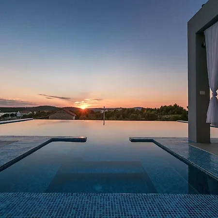 Toma - Private Estate *
