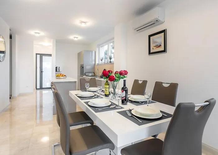 Toma - Private Estate * Milna (Brac)