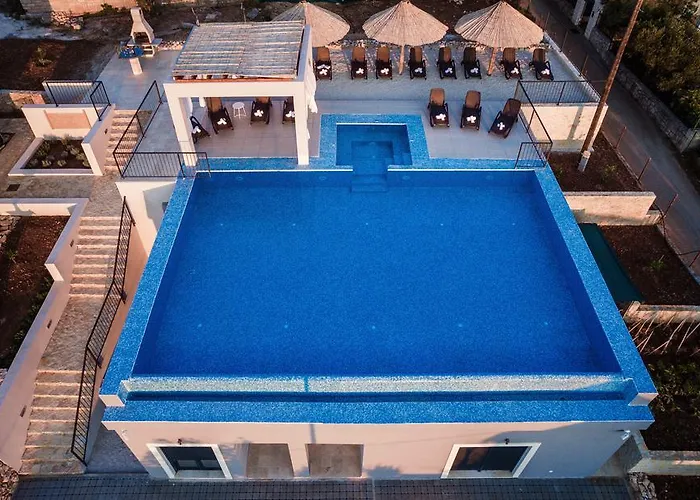 Toma - Private Estate