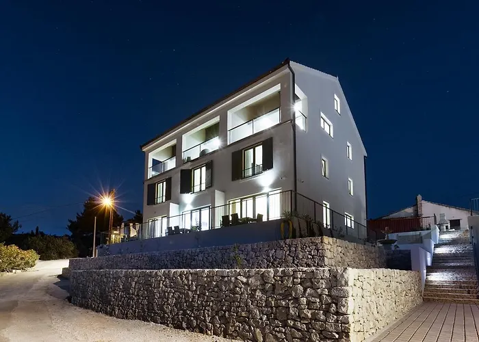 Toma - Private Estate